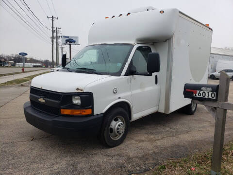 2007 Chevrolet Express for sale at D-OLEO AUTO SALES in Wilmington IL