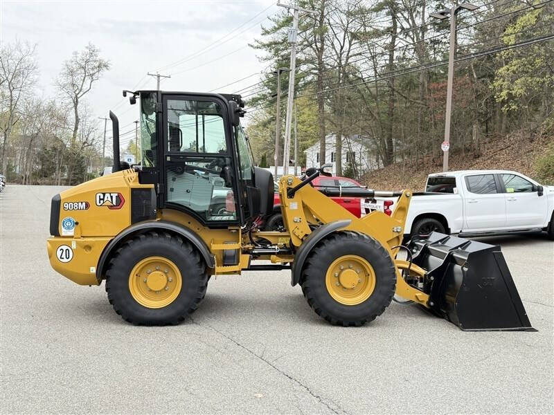 2022 Caterpillar 908M