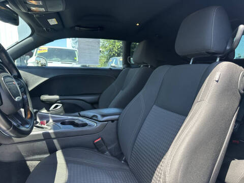 2016 Dodge Challenger SXT