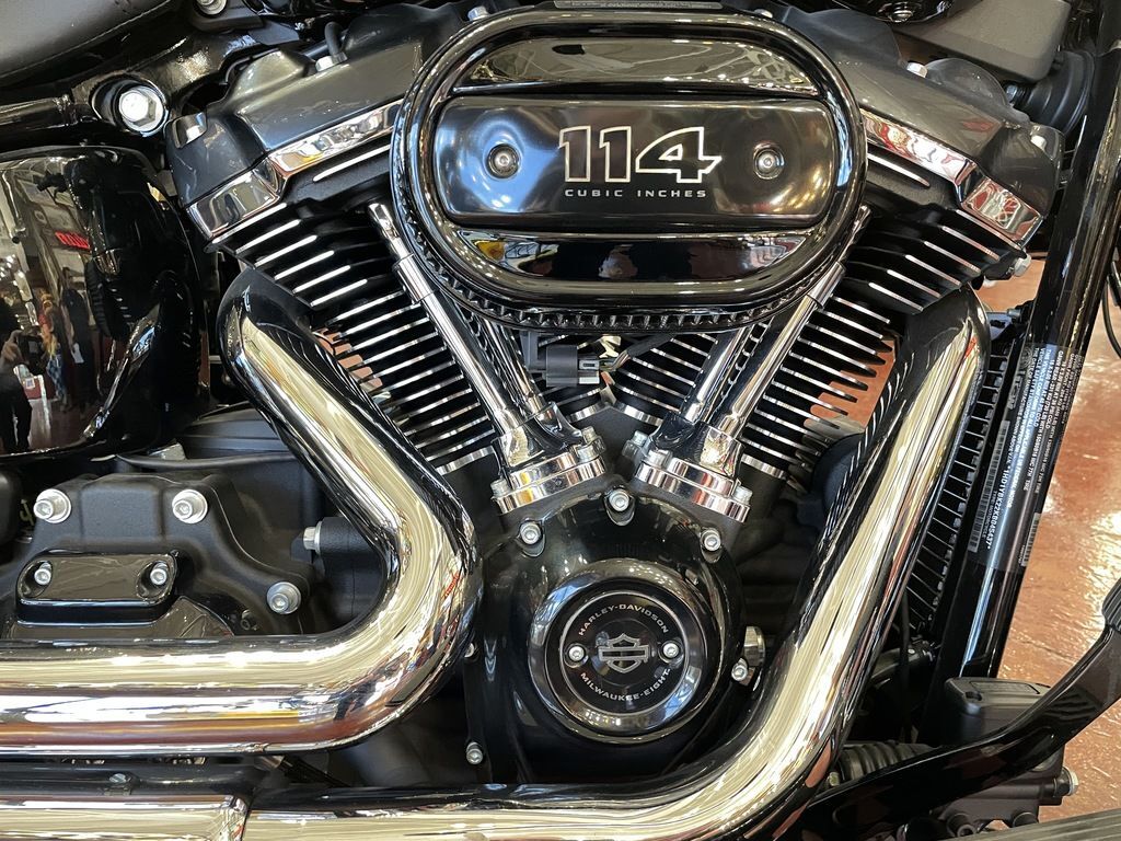 2019 Harley-Davidson® FLHCS - Heritage Classic 114 12