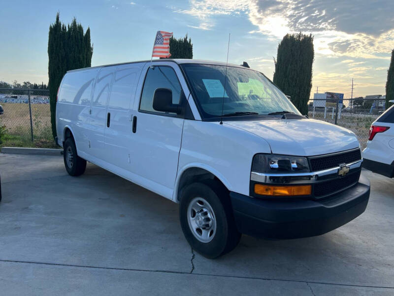 2020 Chevrolet Express Cargo Work Van photo 3