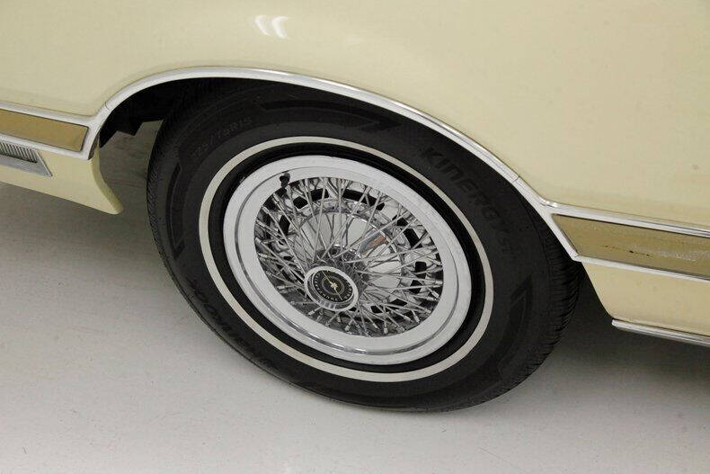 1976 Ford Thunderbird