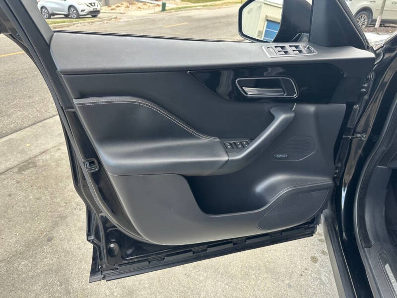 2019 Jaguar F-PACE S