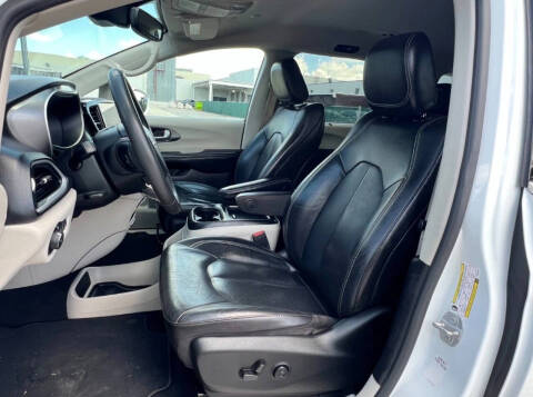 2022 Chrysler Pacifica Touring L