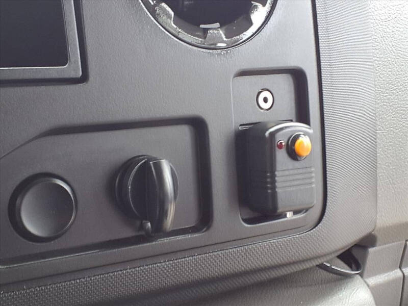 2013 Ford E-Series E-450 SD