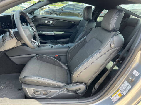 2025 Ford Mustang EcoBoost