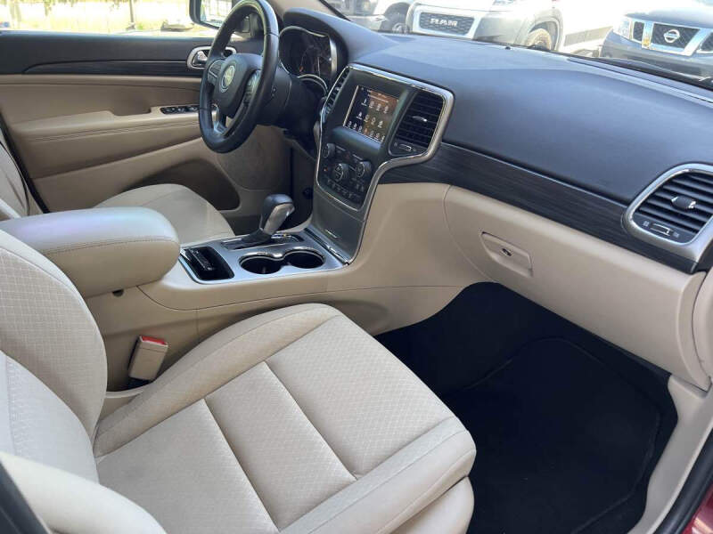 2019 Jeep Grand Cherokee Laredo E