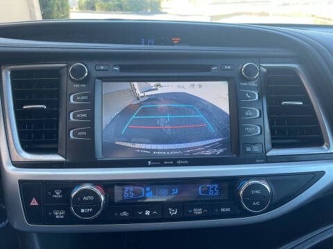 2018 Toyota Highlander SE