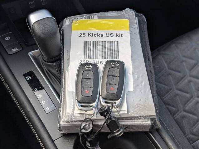 2025 Nissan Kicks SV