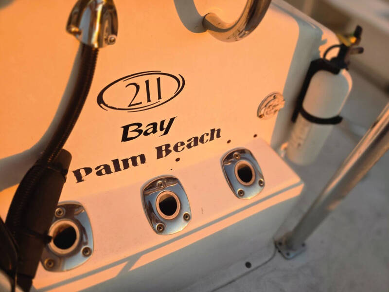 2007 PLAM BEACH BAY 210