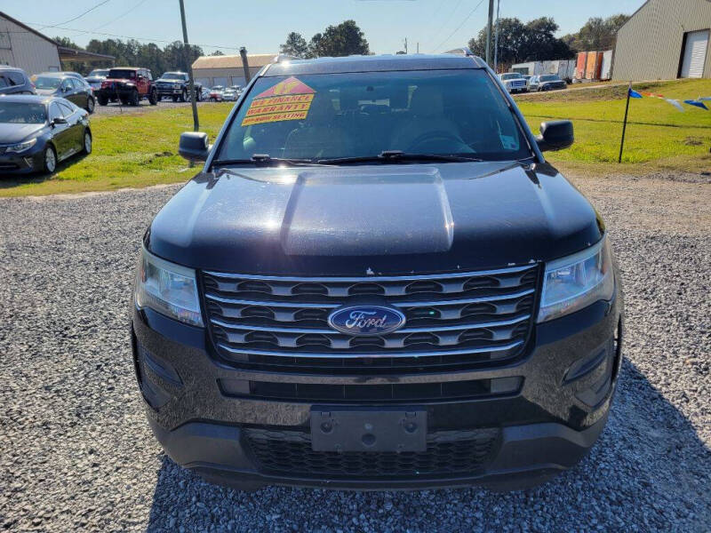 Ford Explorer's photo