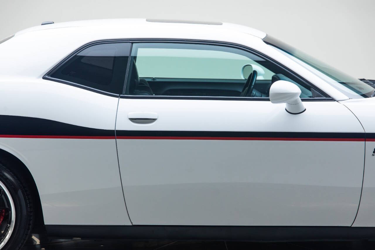 2012 Dodge Challenger 8
