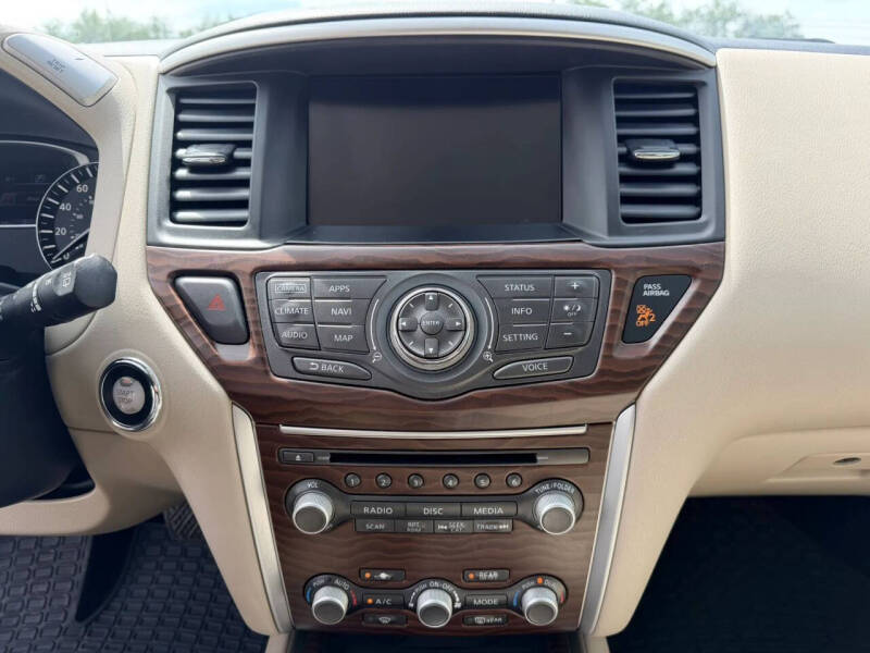 2017 Nissan Pathfinder Platinum