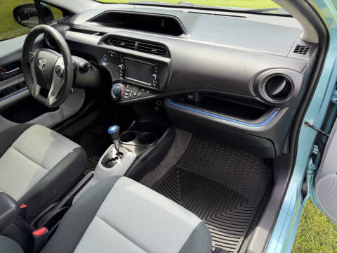 2013 Toyota Prius c Three