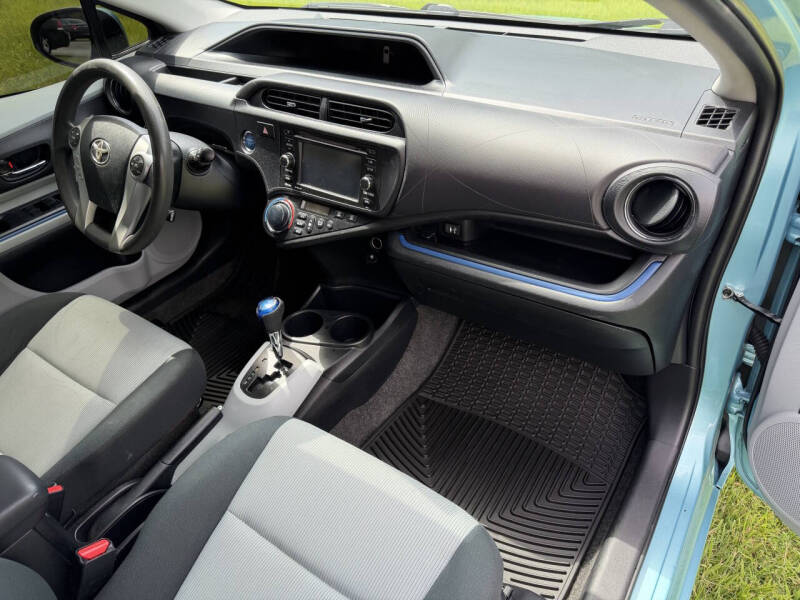 2013 Toyota Prius c Three