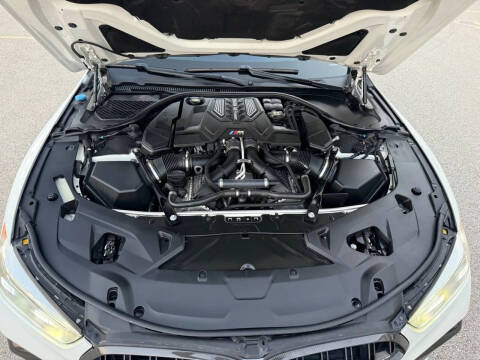 2022 BMW M8 Competition