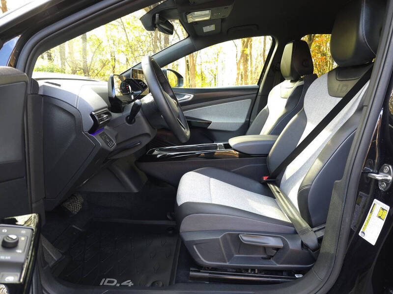 2023 Volkswagen ID.4 Pro
