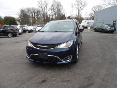 2017 Chrysler Pacifica Touring-L Plus