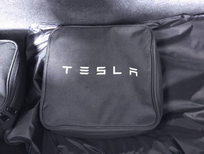 2018 Tesla Model X 75D