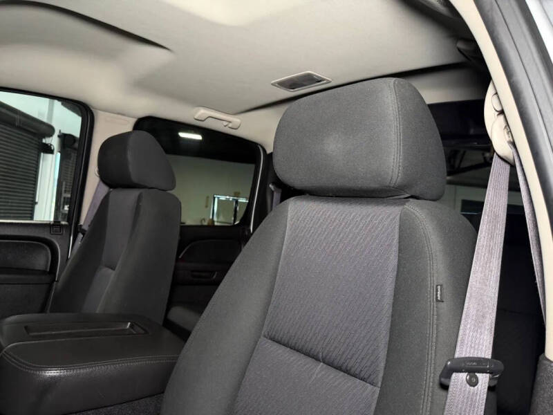 2012 Chevrolet Avalanche LS