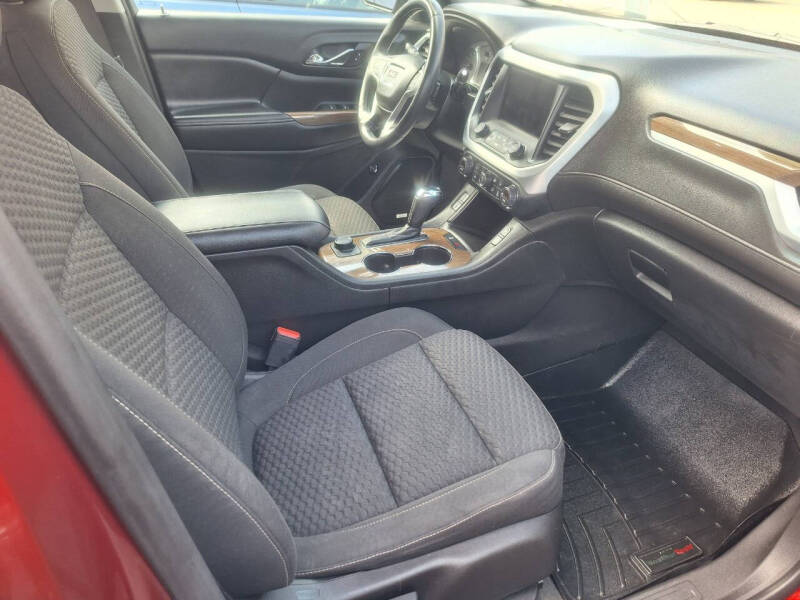 2017 GMC Acadia SLE-2