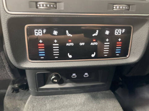 2022 Audi Q8 quattro Premium Plus 55 TFSI