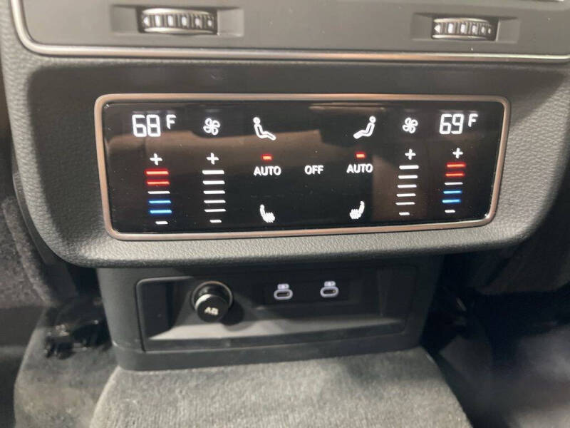 2022 Audi Q8 quattro Premium Plus 55 TFSI