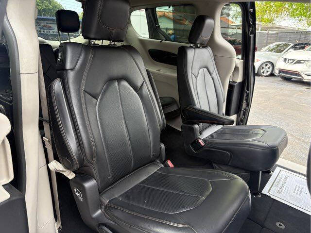 2020 Chrysler Pacifica Touring L