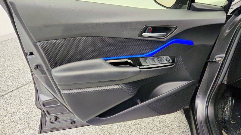 2021 Toyota C-HR XLE