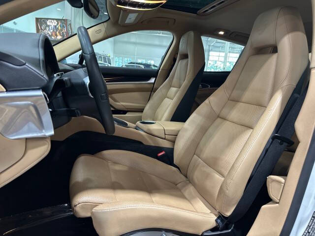 2016 Porsche Panamera