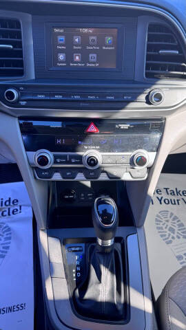 2020 Hyundai Elantra SE