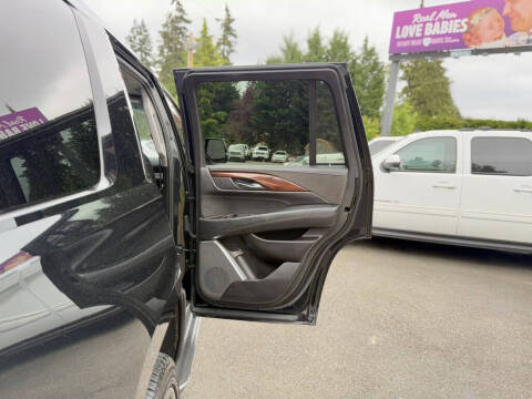 2016 Cadillac Escalade Luxury Collection