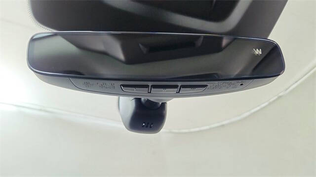 2025 Audi Q6 e-tron quattro Premium Plus