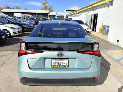 2022 Toyota Prius LE