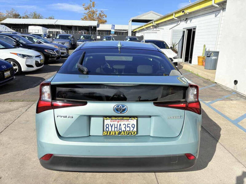 2022 Toyota Prius LE