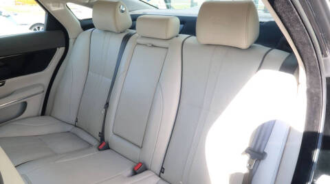 2017 Jaguar XJ R-Sport