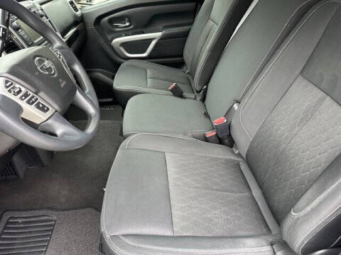 2019 Nissan Titan SV