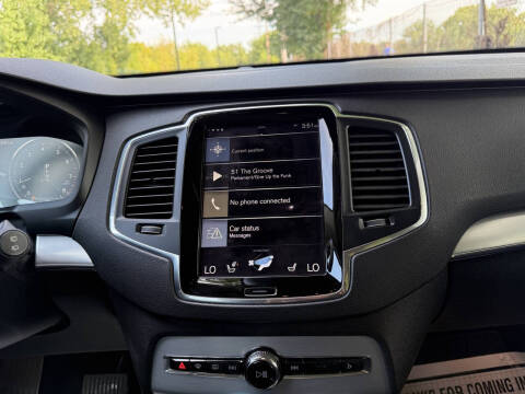 2016 Volvo XC90 T6 Momentum