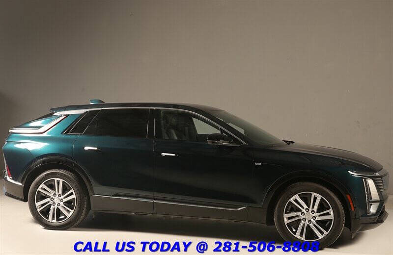 2024 Cadillac LYRIQ Tech