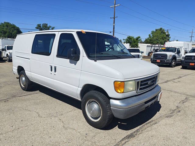 2004 Ford E-Series E-250