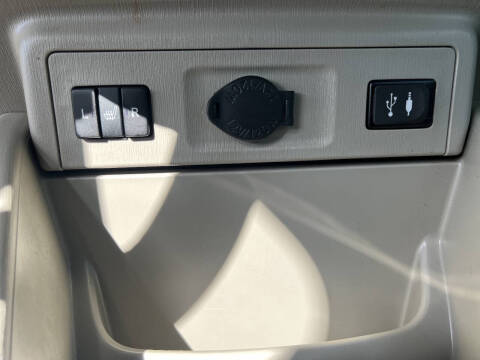 2016 Toyota Prius v Four