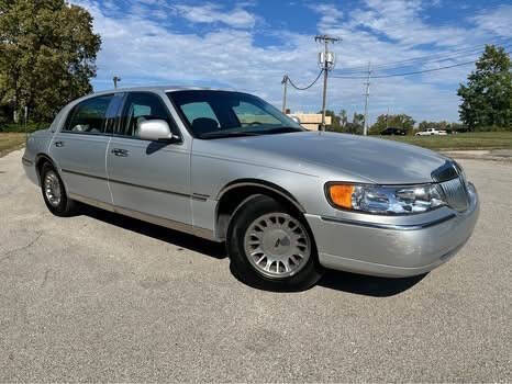 2001 Lincoln Town Car Cartier L
