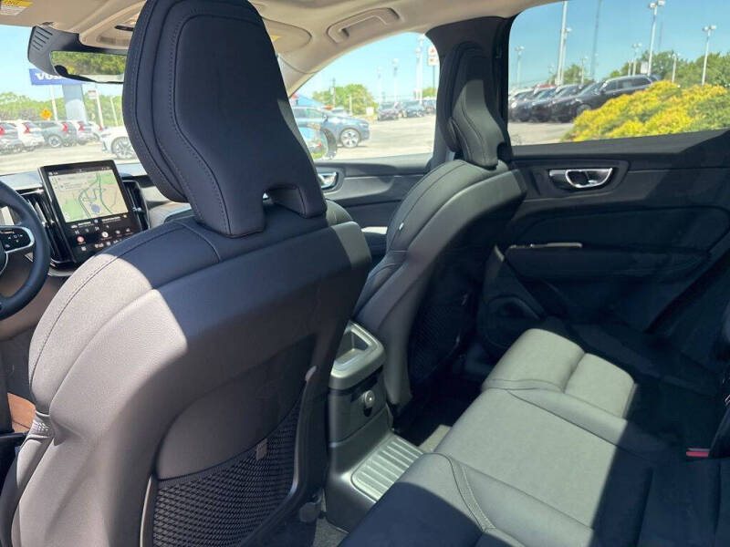 2026 Volvo XC60 T8 Plus