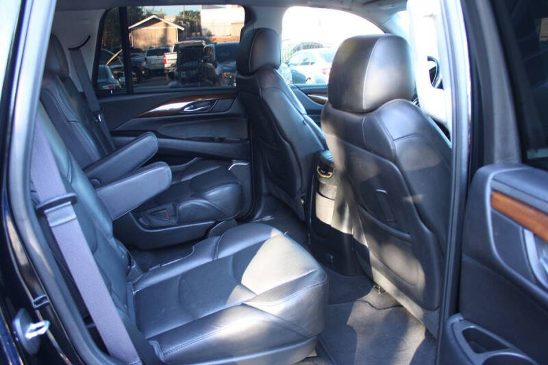 2017 Cadillac Escalade Luxury