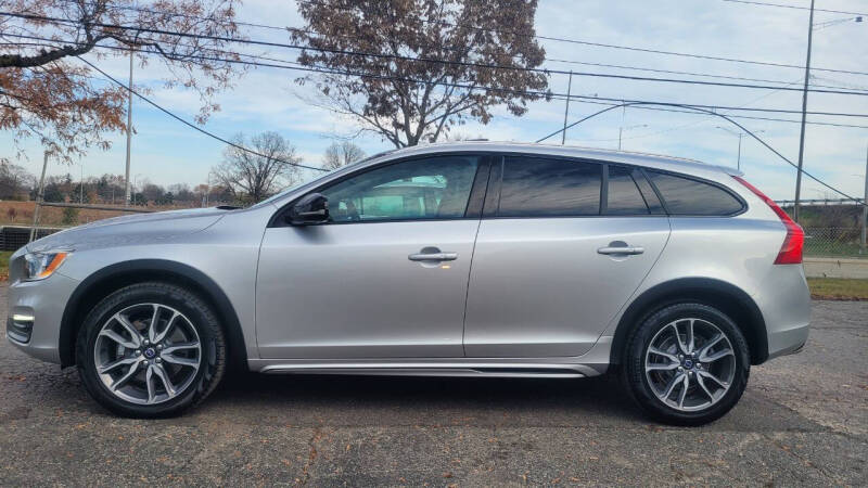 2016 Volvo V60 Cross Country T5