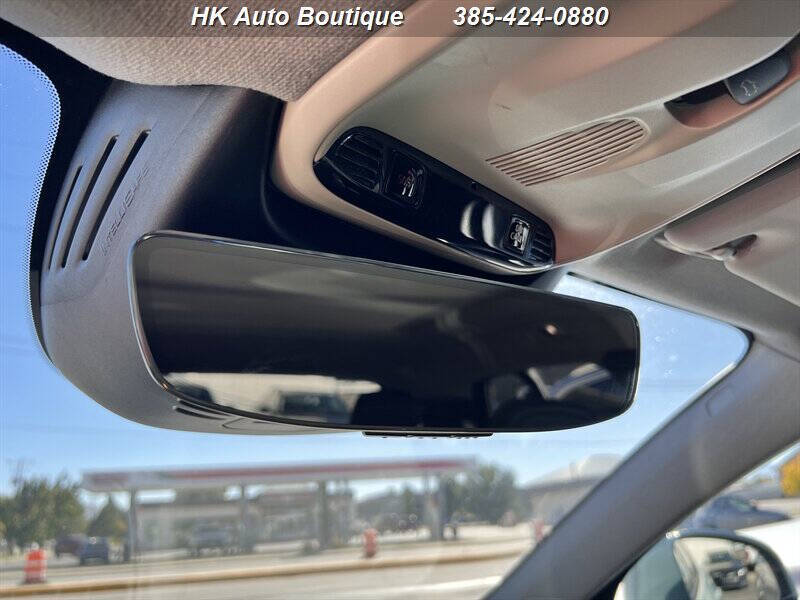 2019 Volvo XC40 T5 Momentum