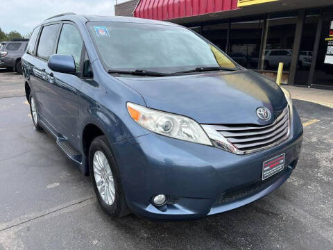 2016 Toyota Sienna XLE 8-Passenger