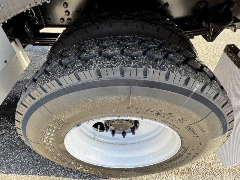 2017 Freightliner M2 106