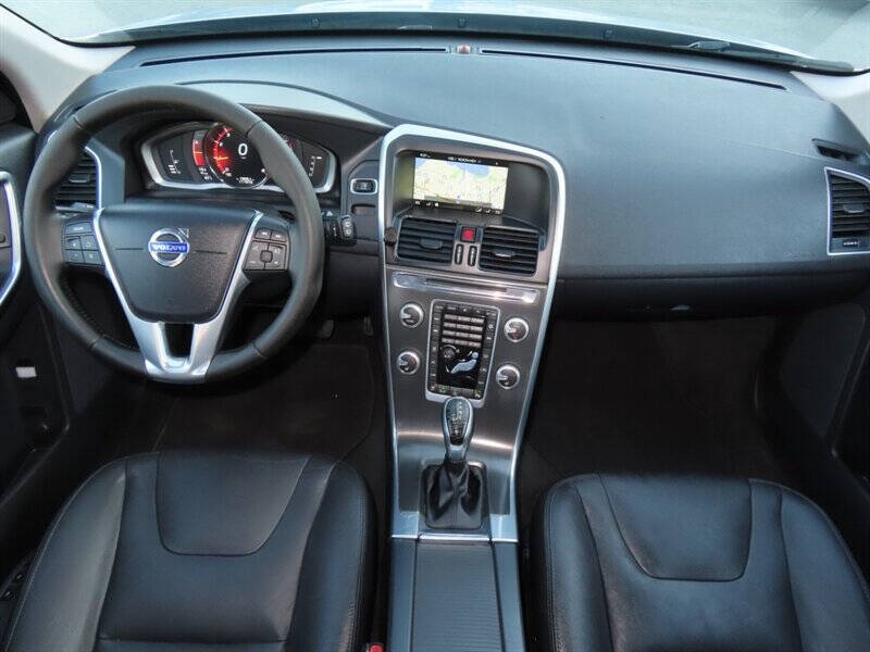 2016 Volvo XC60 T5 Drive-E Premier