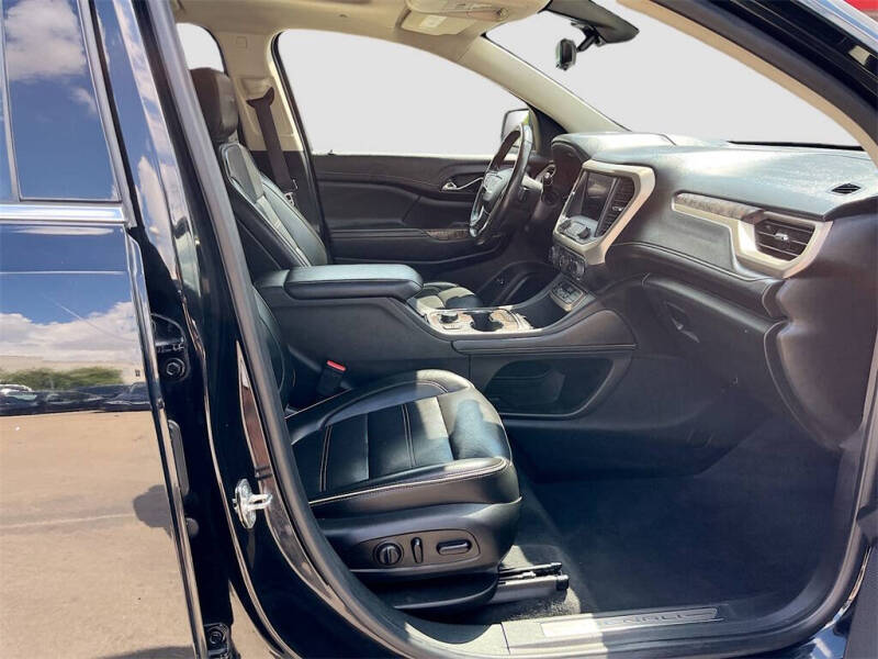 2022 GMC Acadia Denali